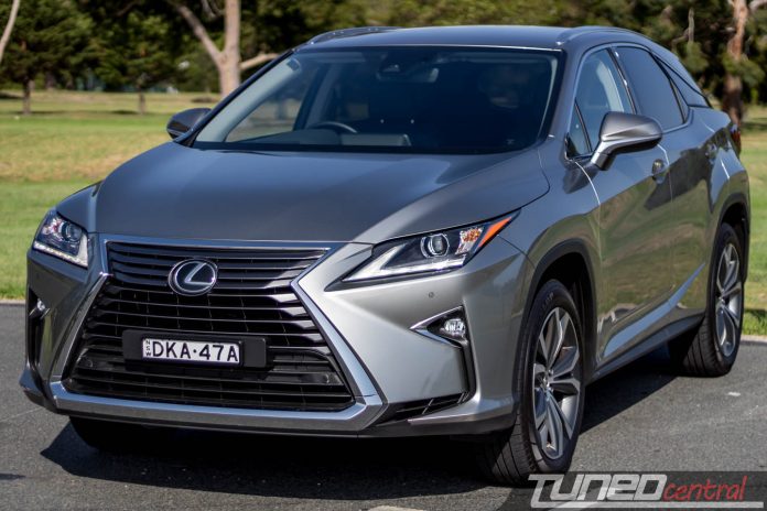 2017_lexus_rx200t_front_quarter